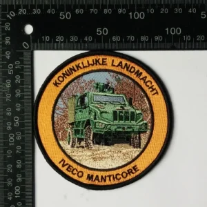 BADGE OPSTRIJKBAAR KONINKLIJKE LANDMACHT IVECO MANTICORE